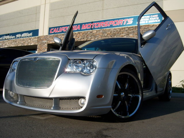 2006 Chrysler 300 door hinges #3