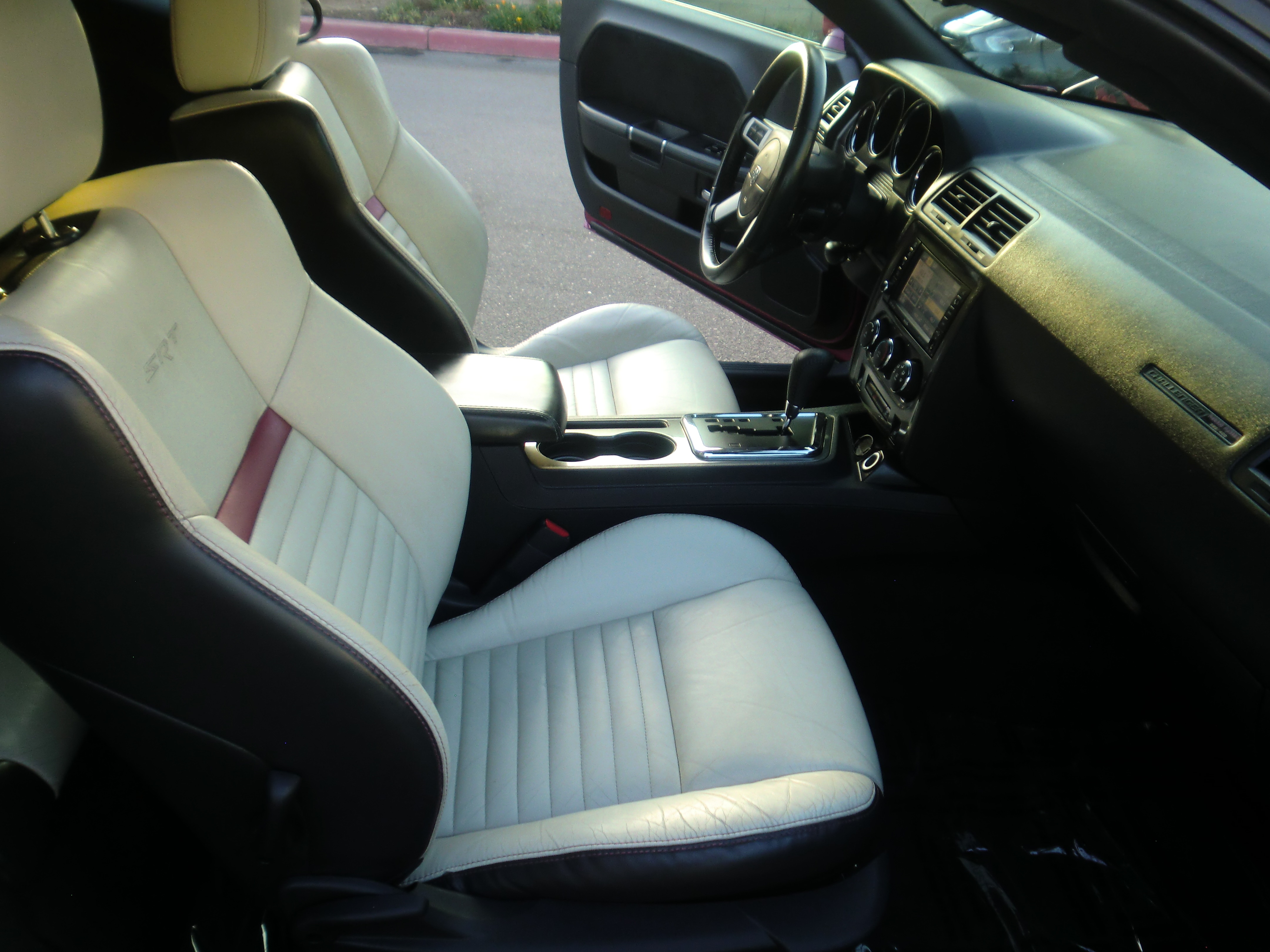 SRT8ChallPurple/25a69.JPG