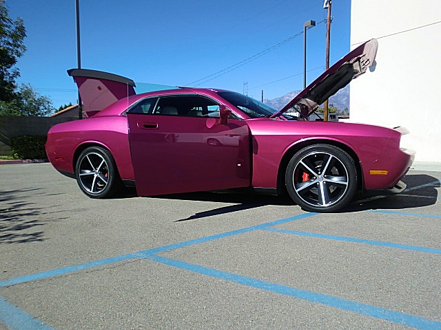 SRT8ChallPurple/27a40.JPG