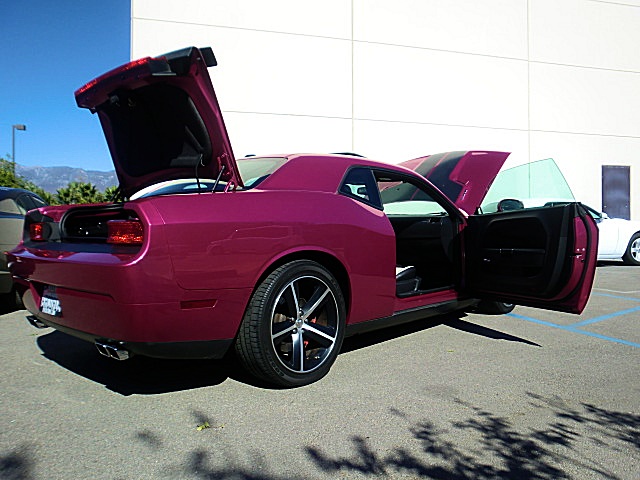 SRT8ChallPurple/27a40.JPG