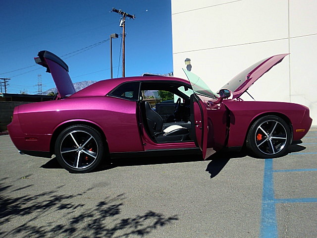 SRT8ChallPurple/27a40.JPG