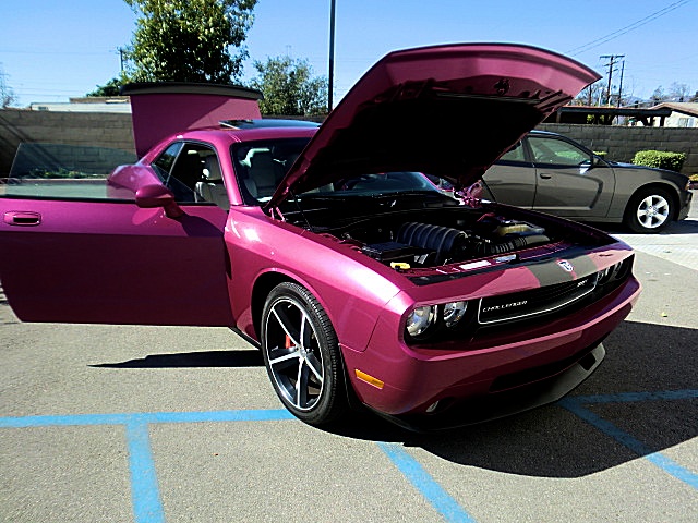 SRT8ChallPurple/27a40.JPG
